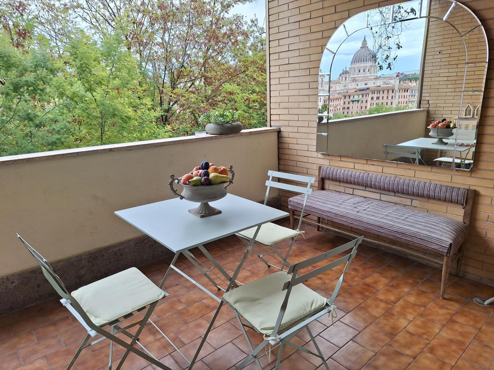 Delmirani'S Book Apartments - Vatican View Рим Екстериор снимка